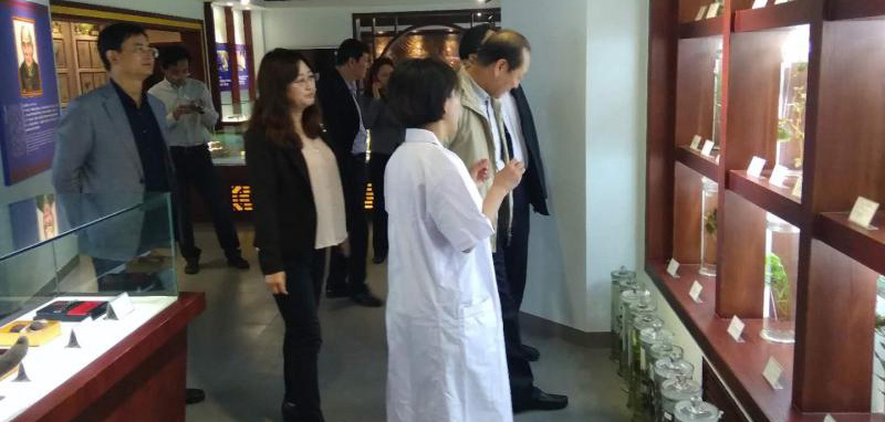 自治区政法委领导石磊主任到我院进行社会培训调研（2018年5月22日）
