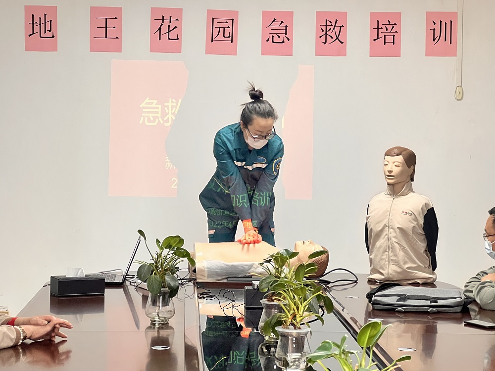 普及急救技能，为生命保驾护航 ----通辽职业学院电大分校“社区公益大讲堂”急救知识进社区系列活动